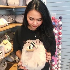 Meet your Posher, Jenine mae