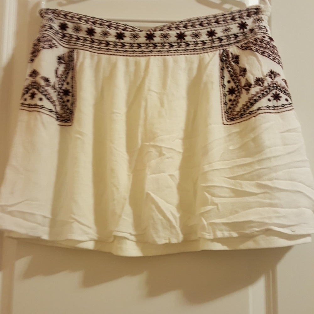 Xhiliration embroidered skirt