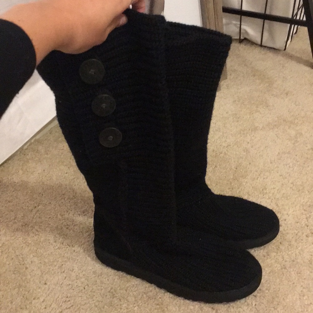 Black knit UGGs