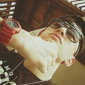 Meet your Posher, Holden