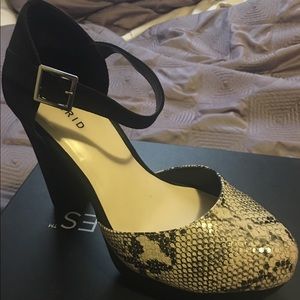 Snake print Mary Jane pump