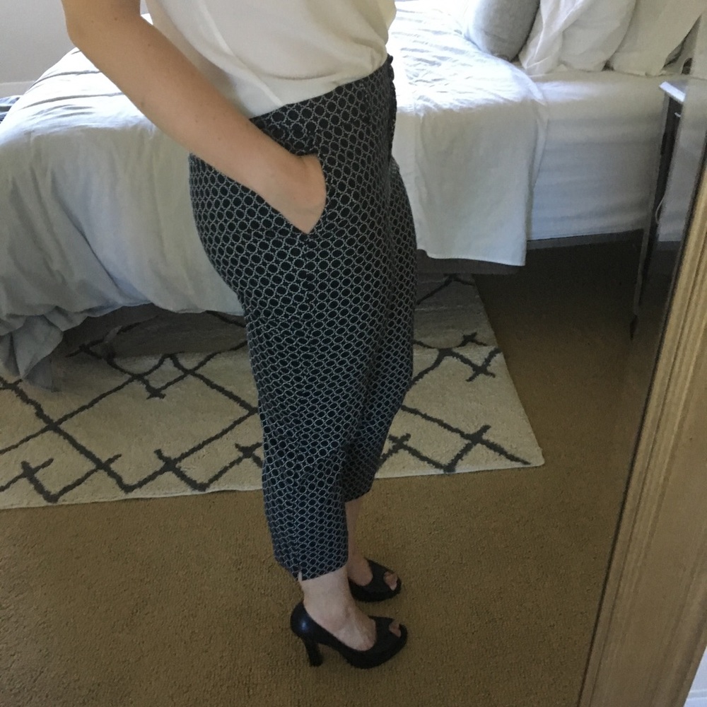 Patterned capris - Picture 2 of 4
