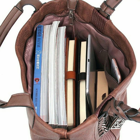 NWT! BEAUTIFUL HANDBAG ❤️ - Picture 6 of 6