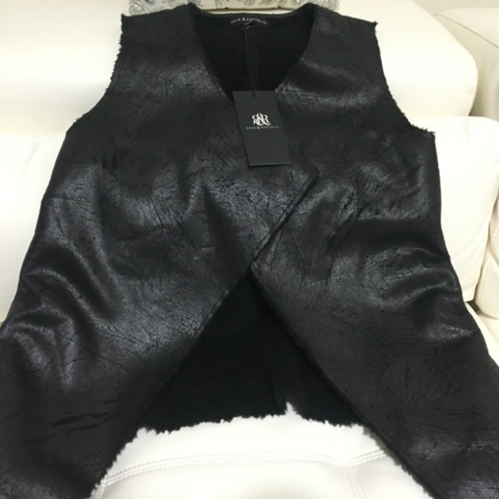 SOLD NWT ROCK & REPUBLIC BLACK CRACKLE VEST