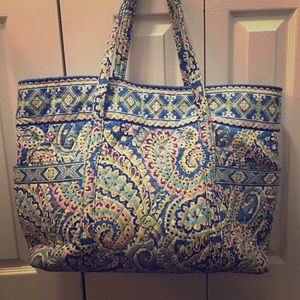 Vera Bradley tote bag