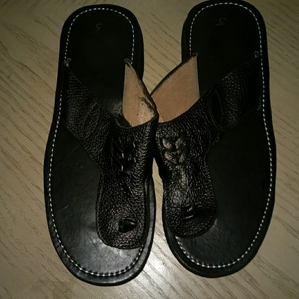 Men's size 5 leather sandals