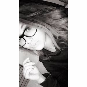Meet your Posher, Monique