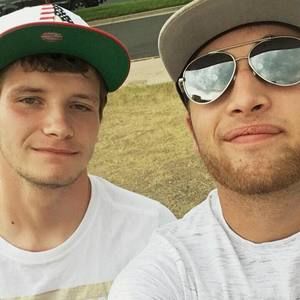 Meet your Posher, Dakota