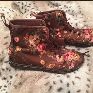 Canvas floral Doc Martins