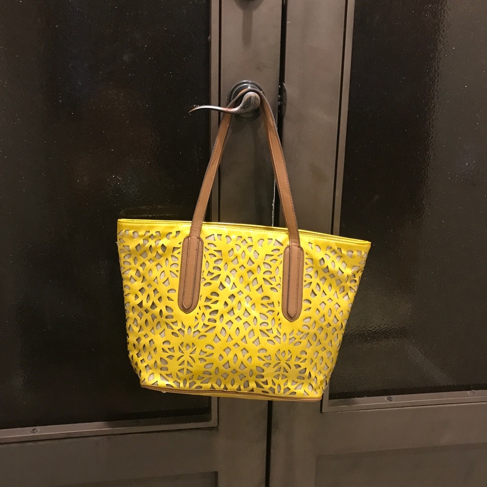 Chic Handbag - image 2