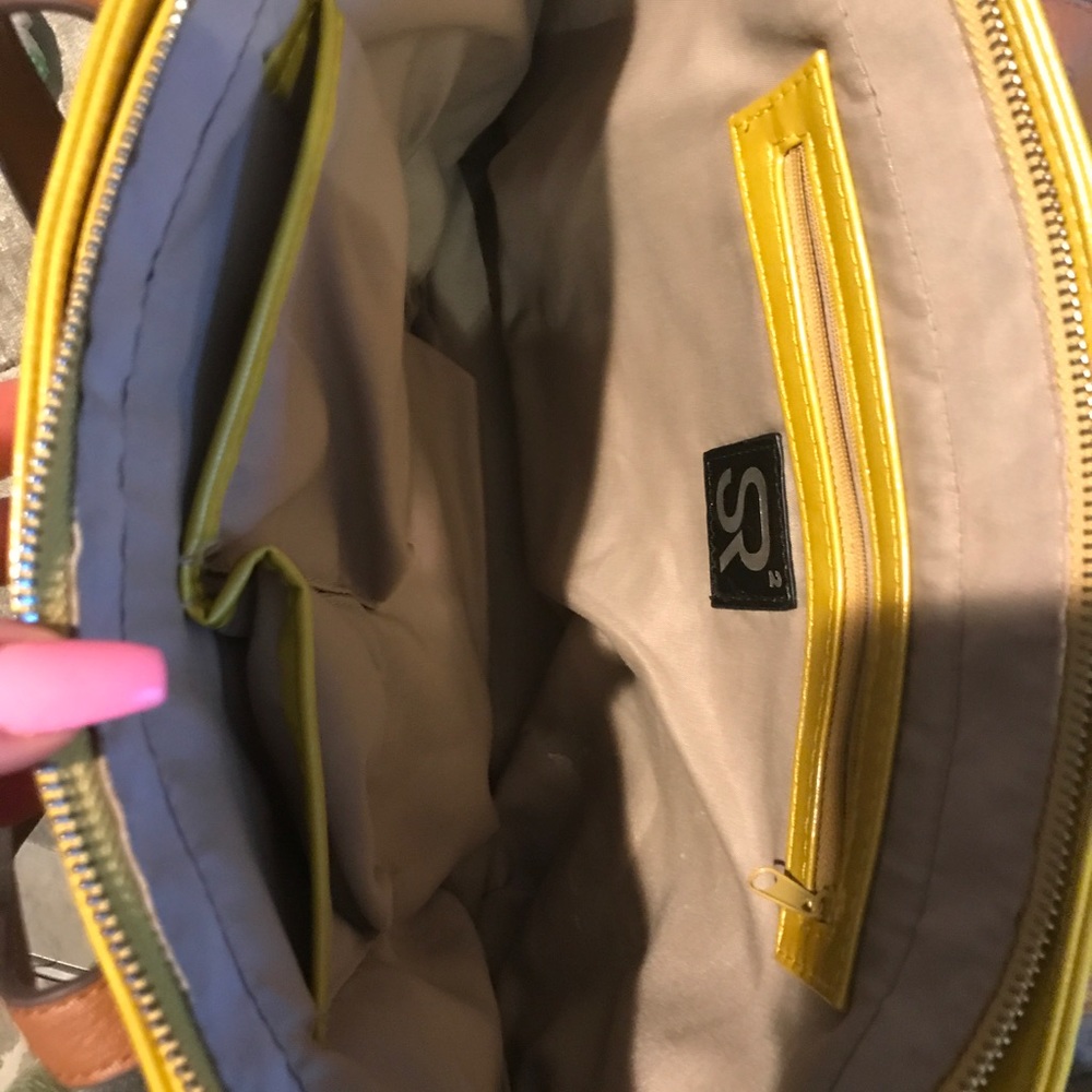 Chic Handbag - image 3