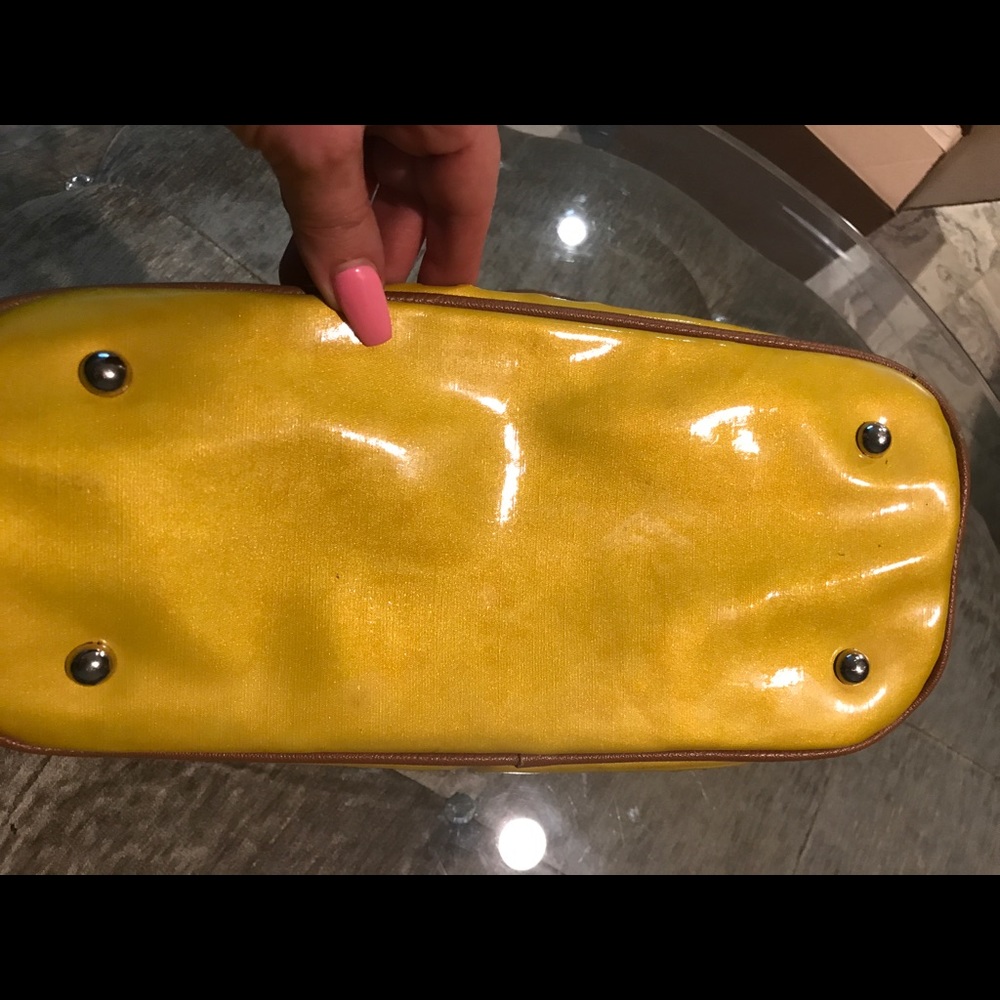 Chic Handbag - image 6