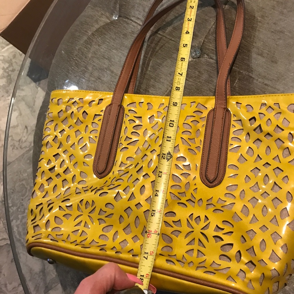 Chic Handbag - image 7