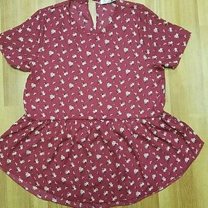 Short sleeve floral top