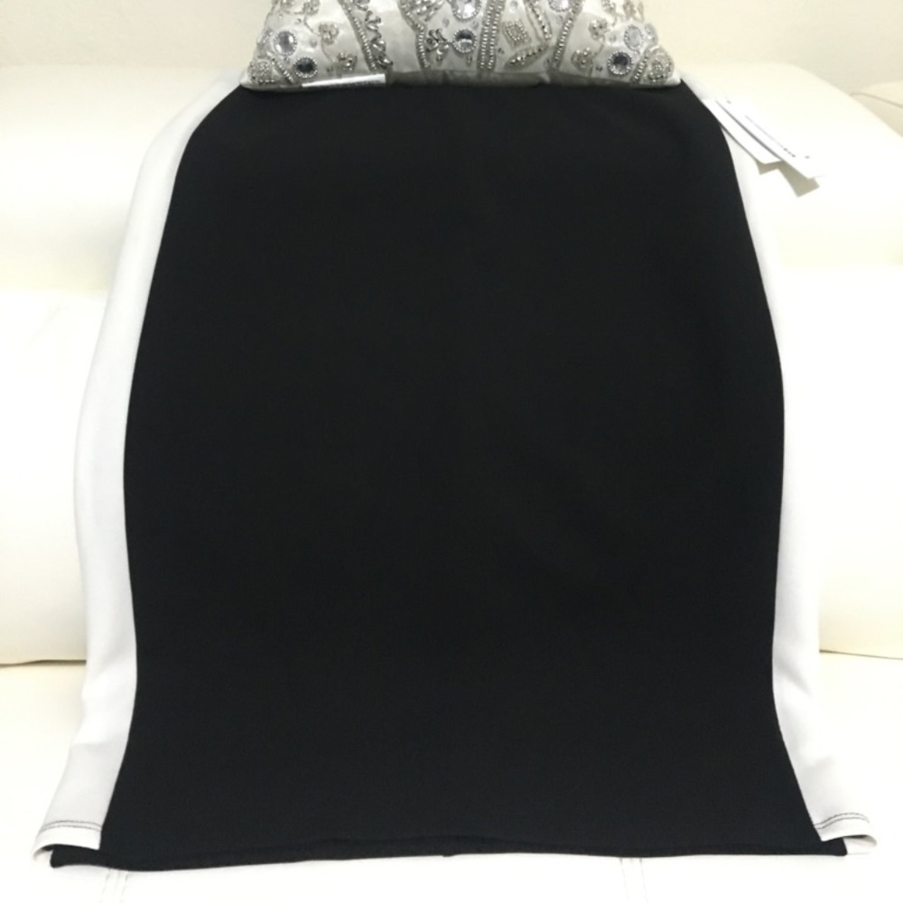 'SOLD" NWT JOE B BLK/WHITE PENCIL SKIRT SZ: LARGE