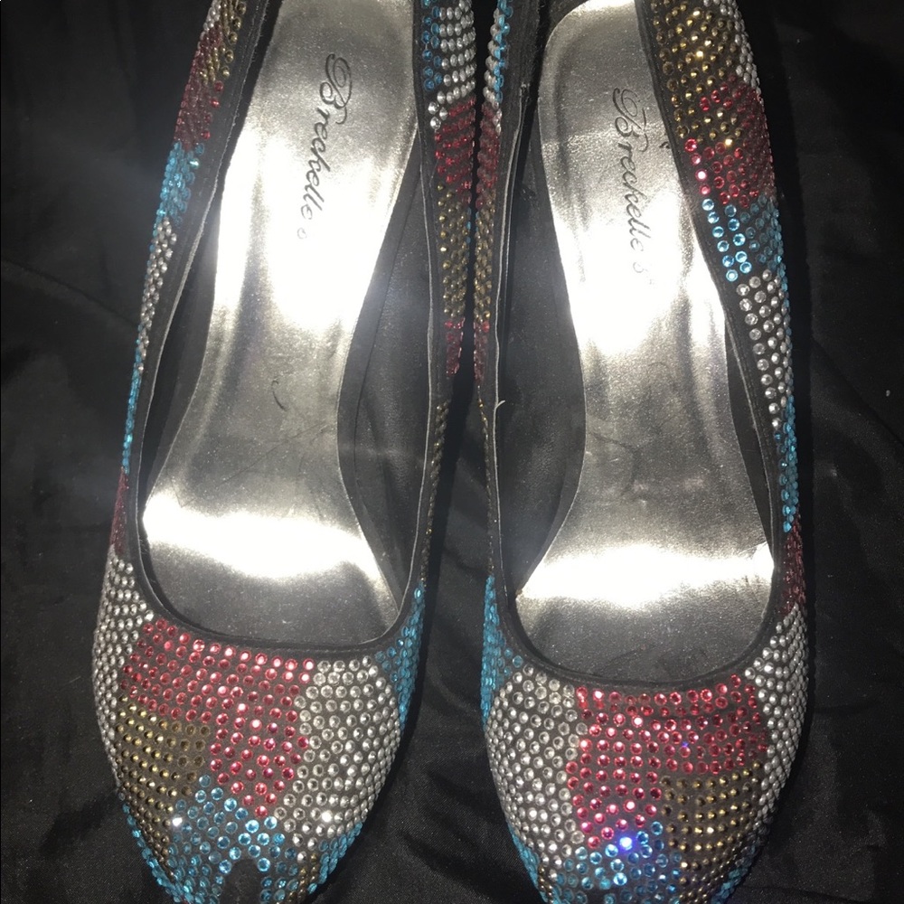Heels - Picture 3 of 3