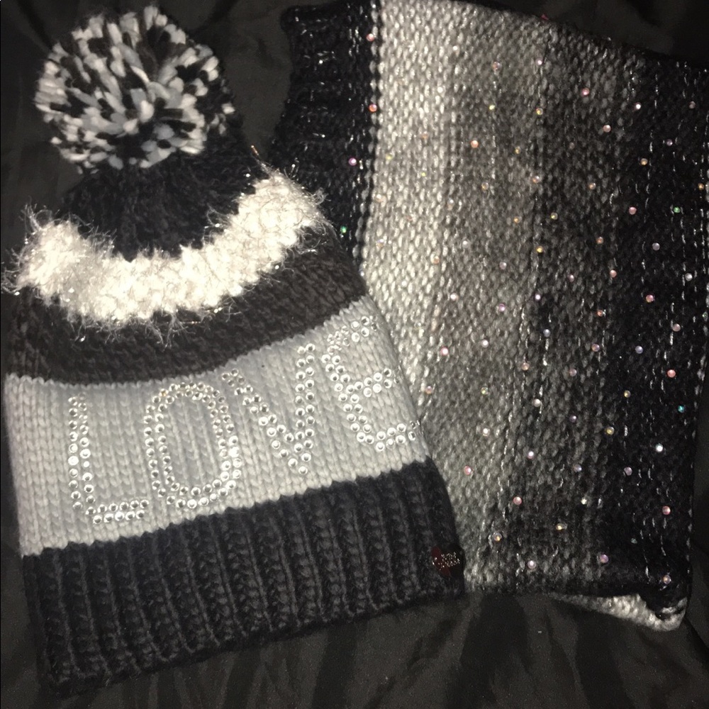 Hat and scarf Betsy Johnson