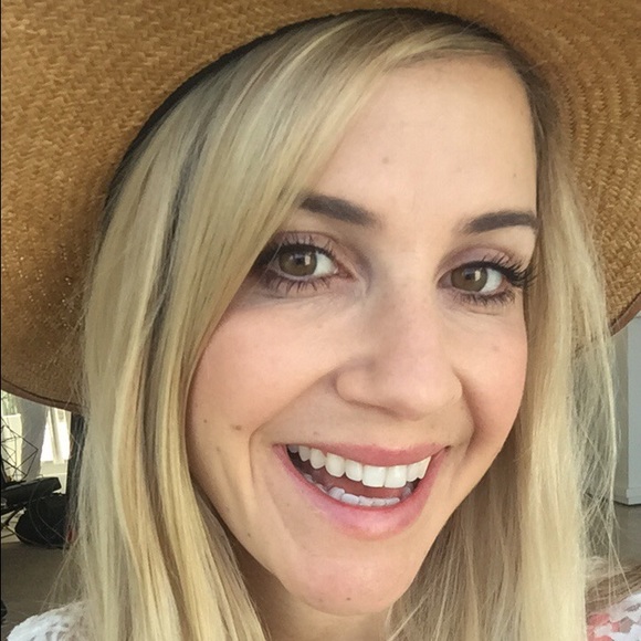 Meet your Posher, Mackenzie - Picture 1 of 1