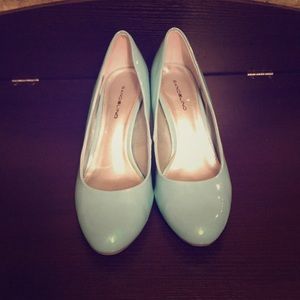Mint closed toe pumps