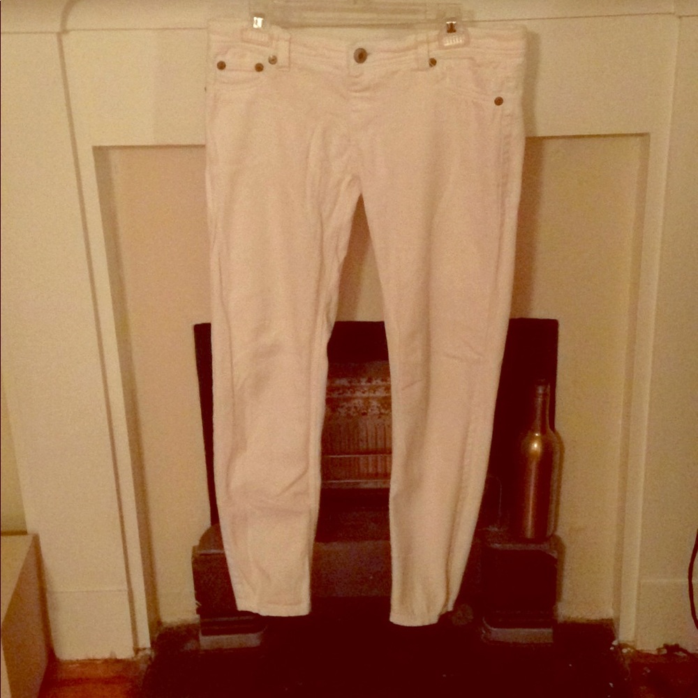 White jeggings!