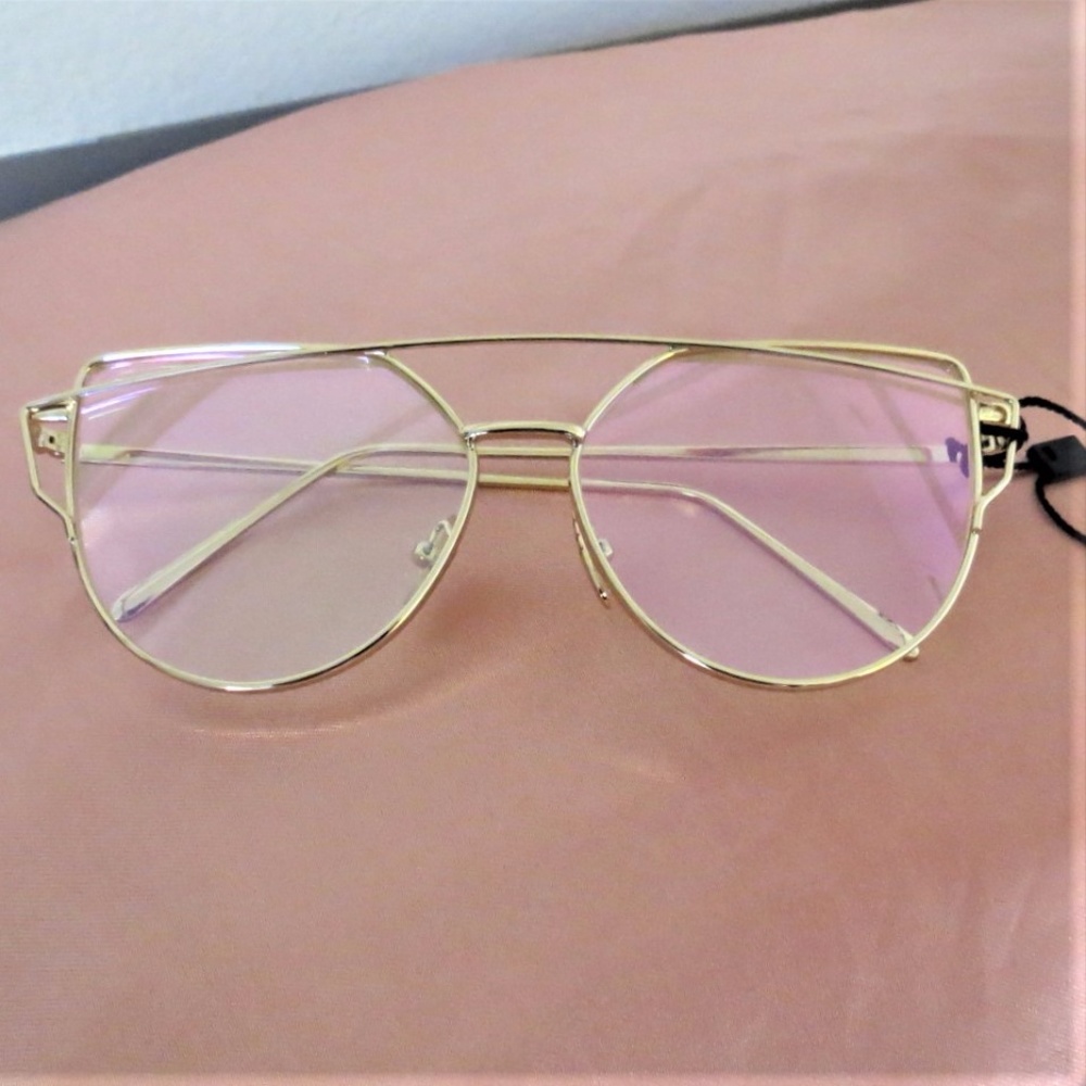 Cutest Cat Eye Flat Lens Sunnies