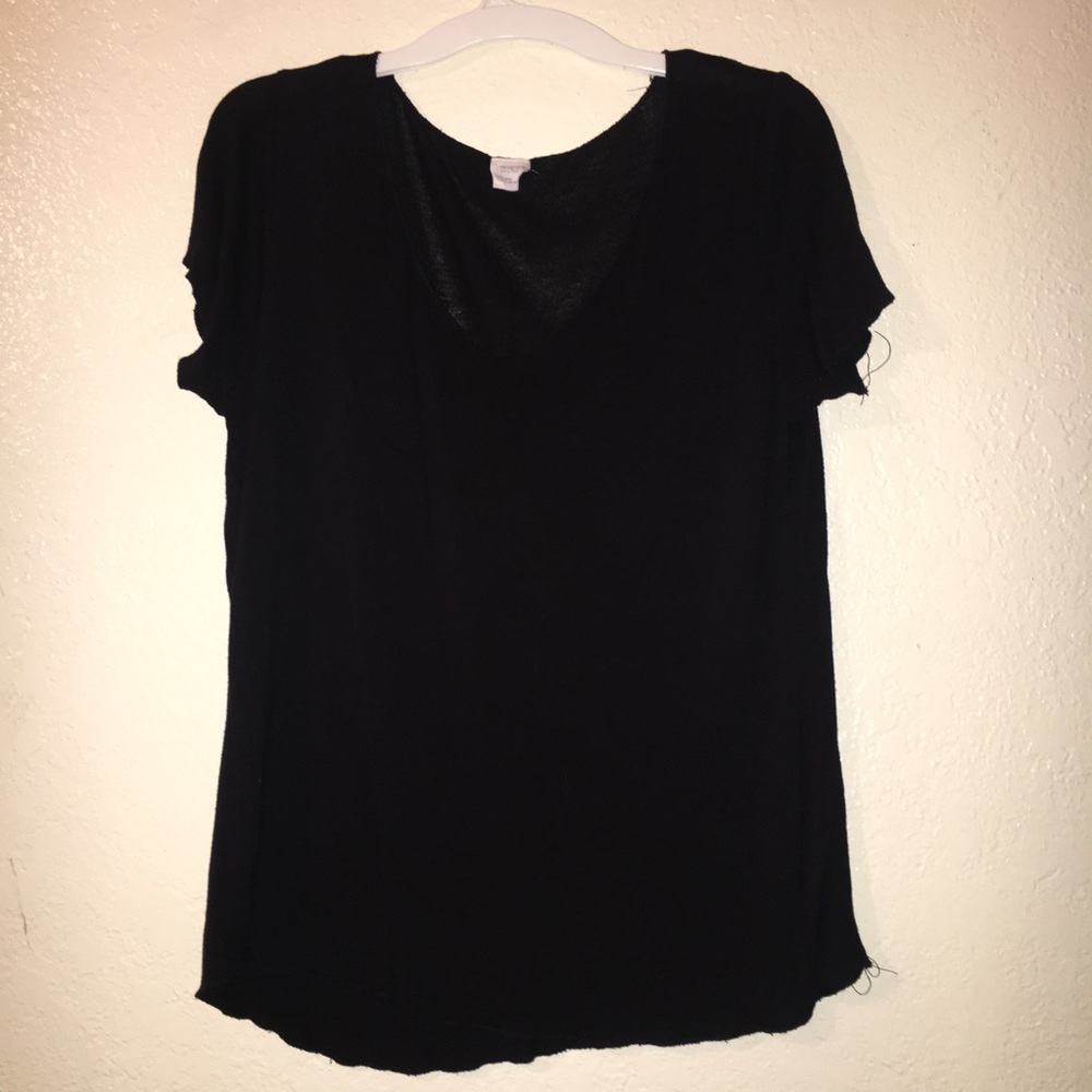 📍LAST CHANCE📍Black V Neck Tee