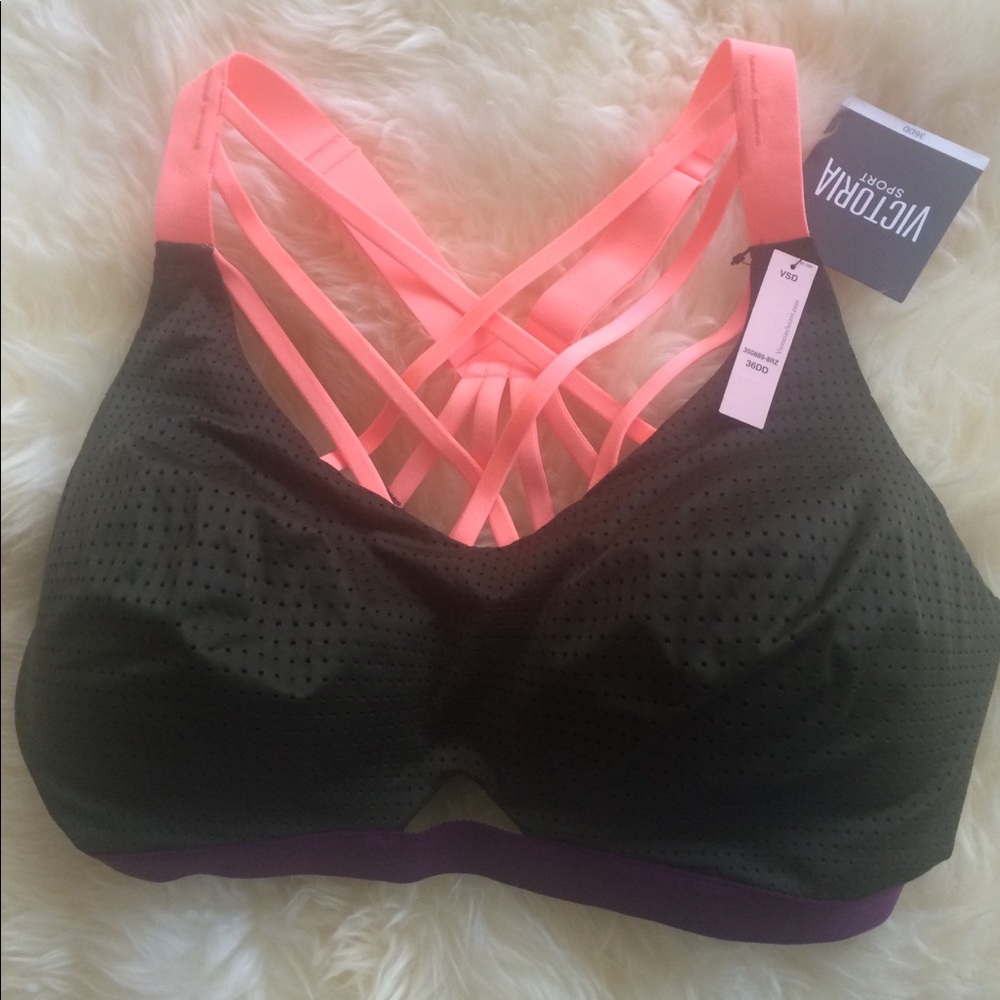 Strappy back sports bra