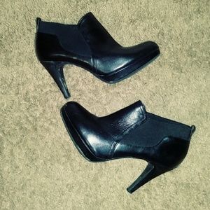 Adrienne Vittadini Black Ankle Boots
