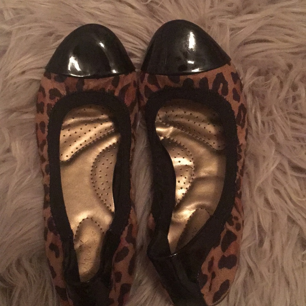 Leopard print flats