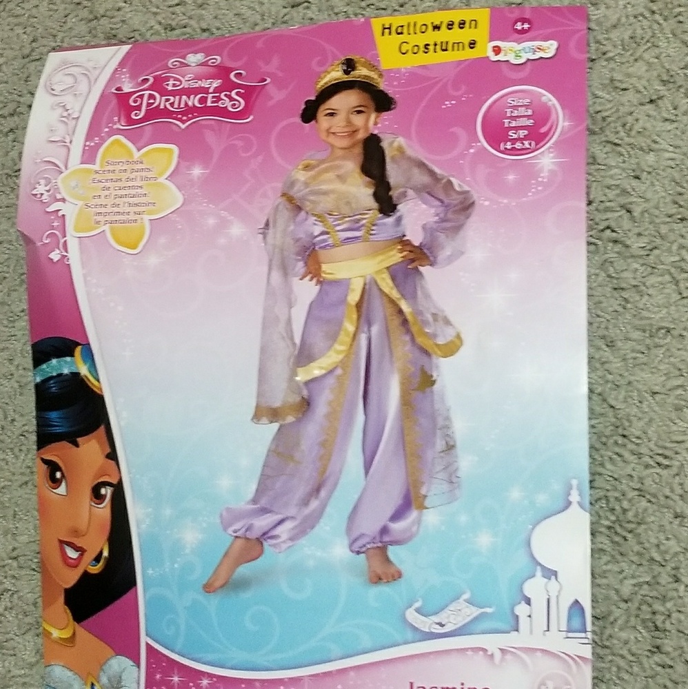 NWT Halloween costume Jasmine size s for 4-6x
