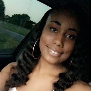 Meet your Posher, Chrishayle