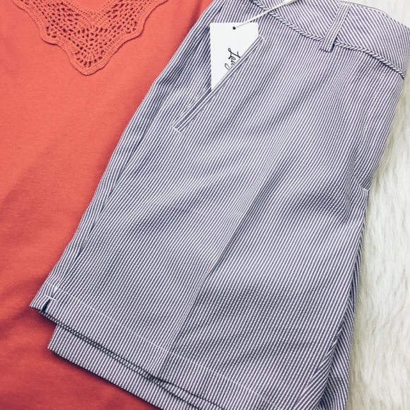 Lady Hagen seersucker pink white striped shorts - Picture 5 of 8