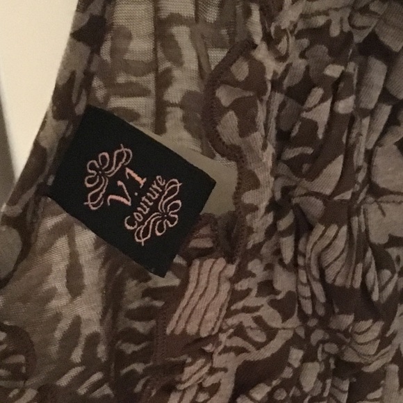 V1 Couture V-Neck Top Cutout Back Tie Back - Picture 4 of 6