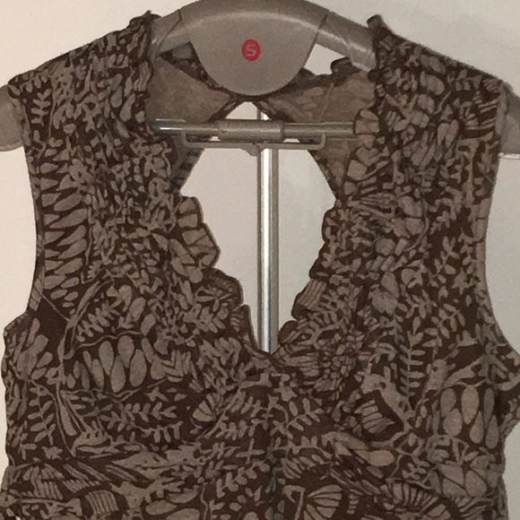 V1 Couture V-Neck Top Cutout Back Tie Back - Picture 3 of 6