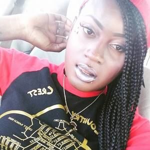 Meet your Posher, Latresha