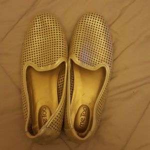 Women's perforated flats. Worn once. Great cond.