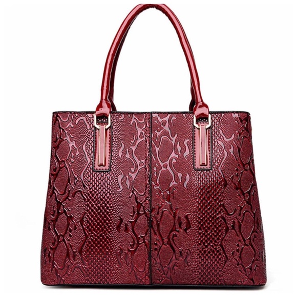❤️ The Leona Burgundy Crocodile Embossed Handbag - Picture 2 of 8