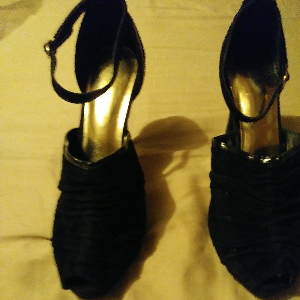 Velvet open-toed Pumps