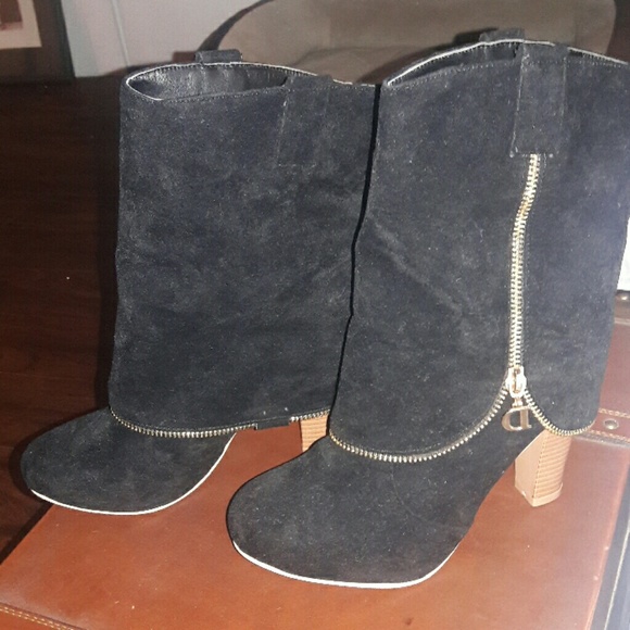 Black faux suede boots - Picture 2 of 3