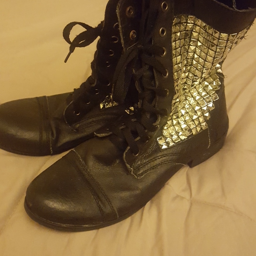 Steve Madden studded toppers