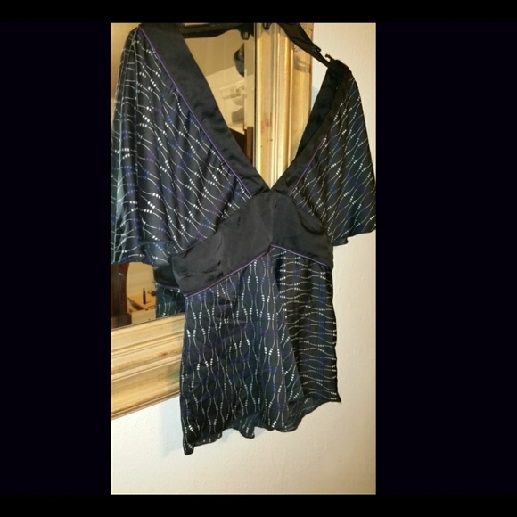 💗💗💗5$ if bundle 3 items Blouse  size SM - Picture 3 of 3