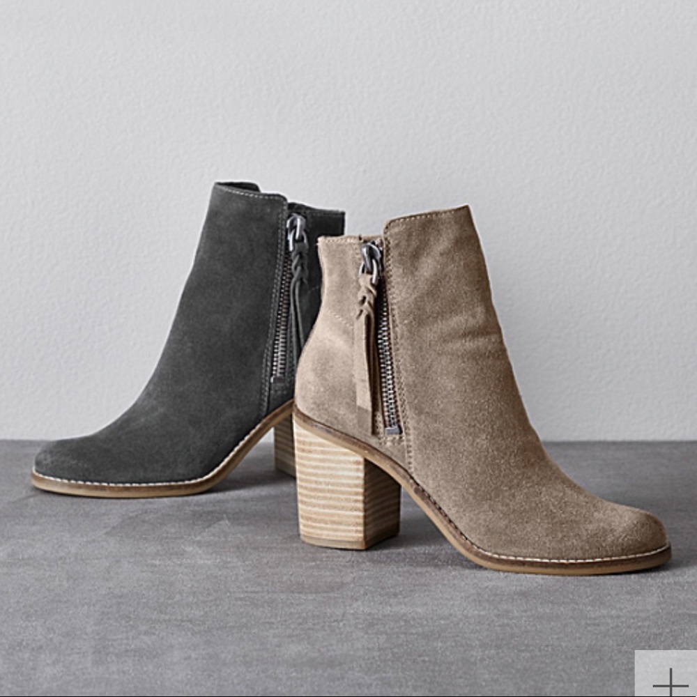 Dolce Vita Lana Bootie in Taupe size 6
