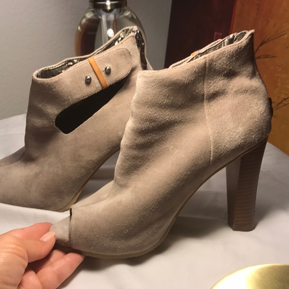 Ann Taylor Loft , booty suede sandals - Picture 2 of 5