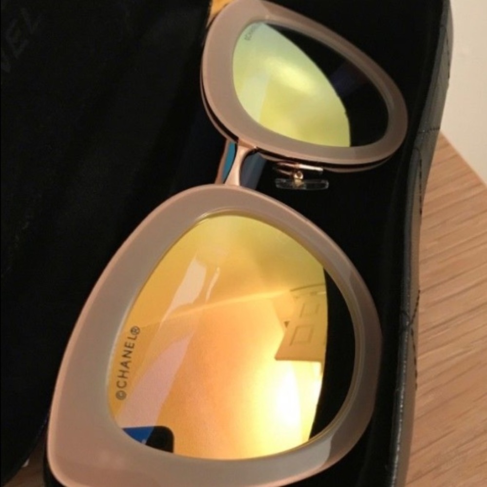 ****ISO CHANEL CAT EYE SUNGLASSES****