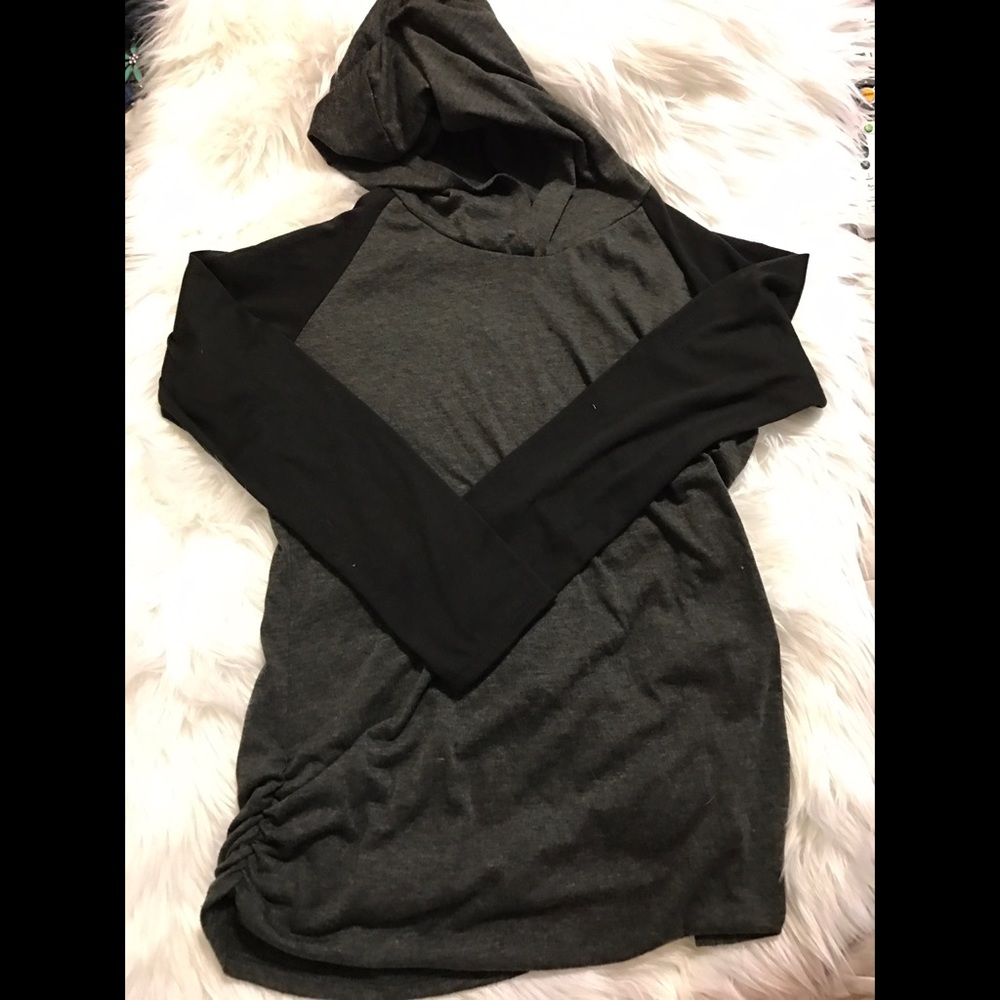 Maternity shirt with hood