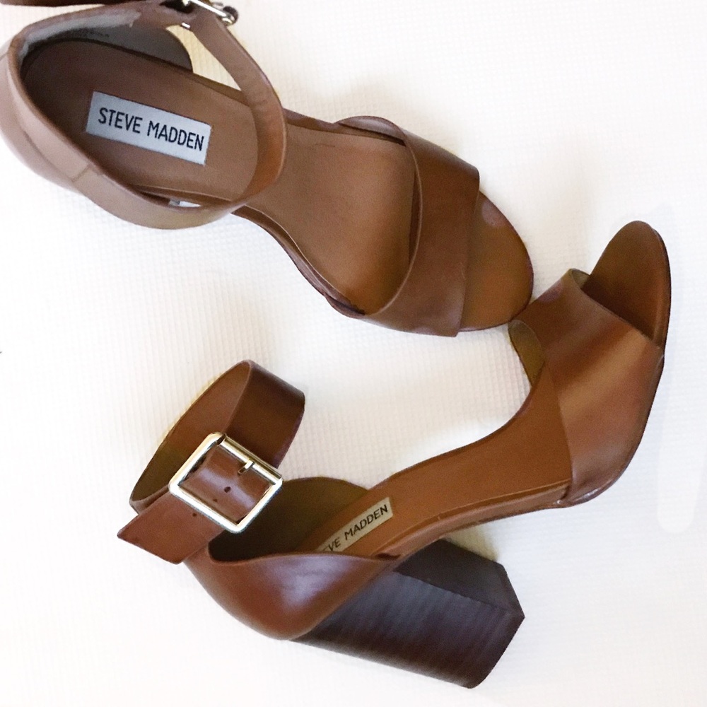 SOLD! Steve Madden Estoria Block Heel Sandals - Picture 4 of 7