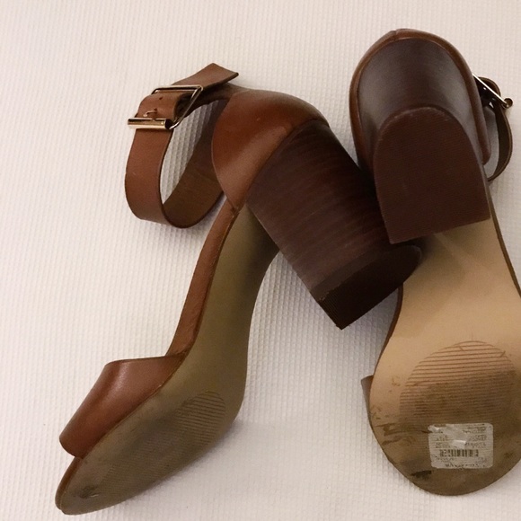 SOLD! Steve Madden Estoria Block Heel Sandals - Picture 5 of 7