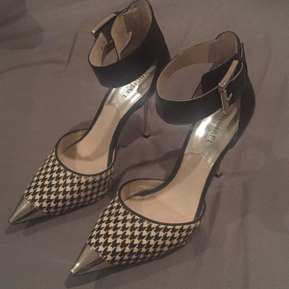 SEXY...Michael Kors Houndstooth Heels!!