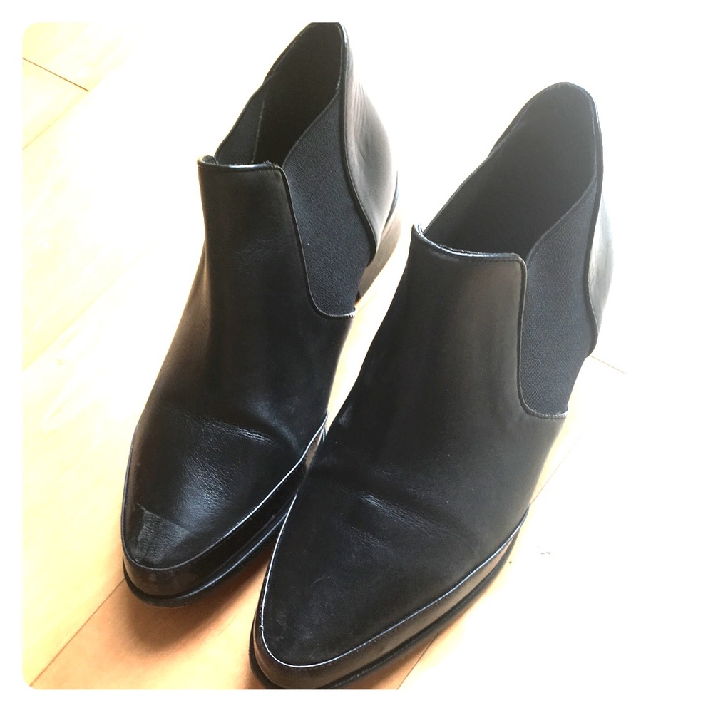 Pour la Victoire leather booties 6.5