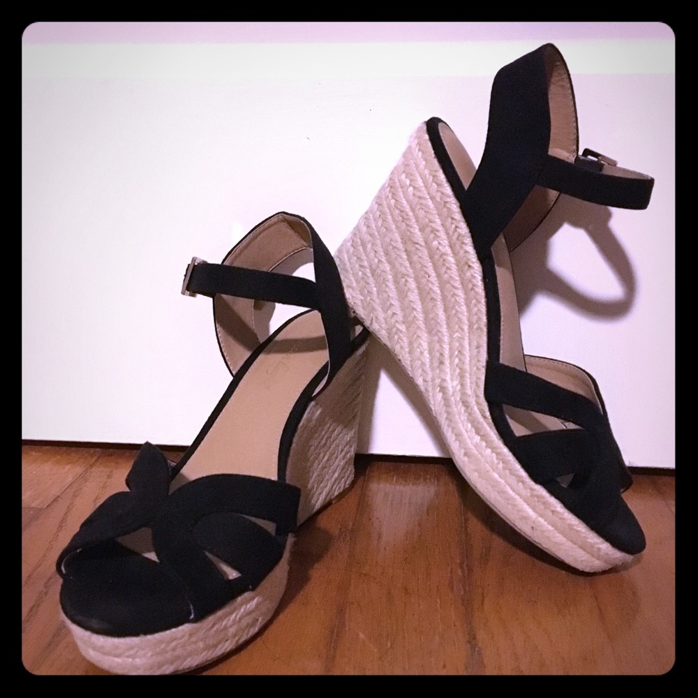 Black woven wedges